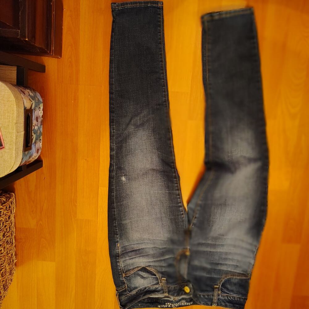 American Eagle Jeggings – Size 12 – Dark Wash – Distressed Detail Title